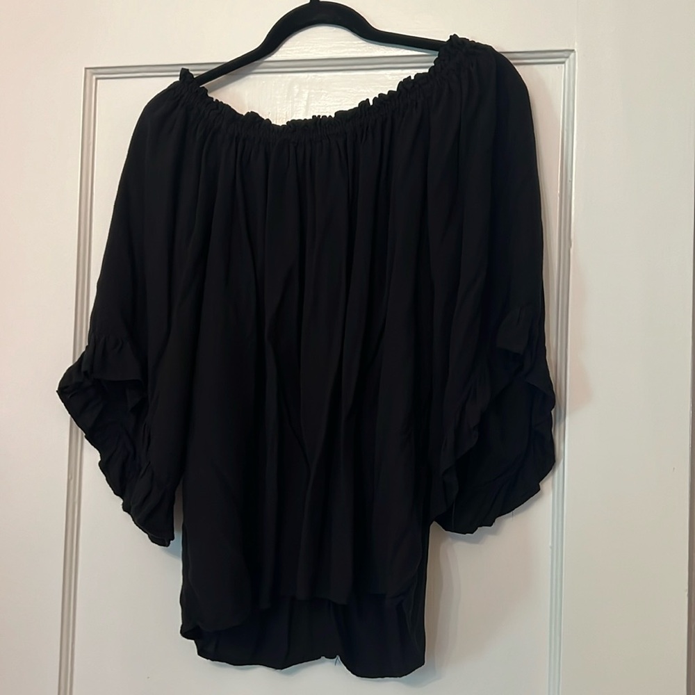 H&M flowy black top!